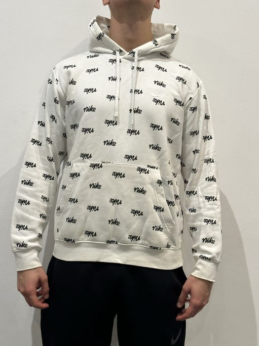 Nike bluza biała w monogramy z kapturem z nadrukiem