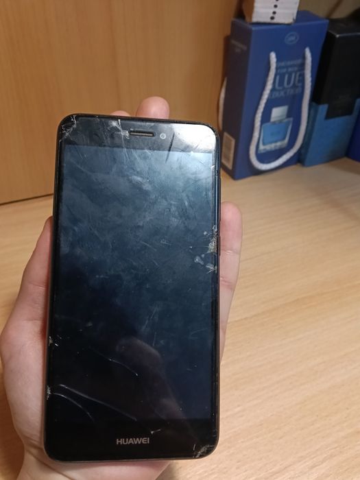 Продам телефон (не робочий)