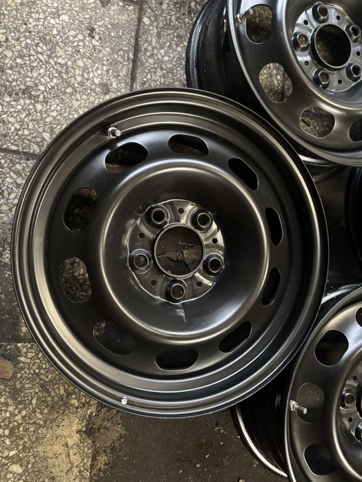 Komplet felg stalowych  16” 5x120 BMW bdb stan TPMS