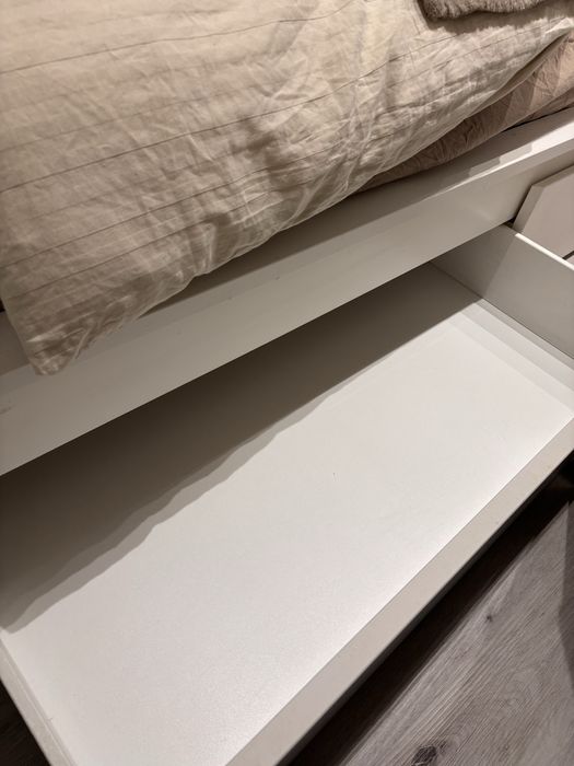 Sprzedam łóżko sypialniane z IKEA z serii MALM.