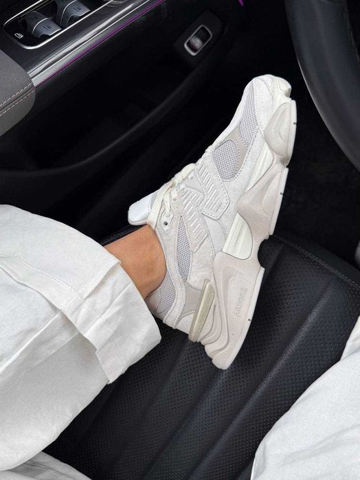 Кросівки New Balance 9060 Light Beige