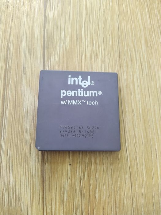 Retro Kolekcjonerski procesor Pentium w/MMX
