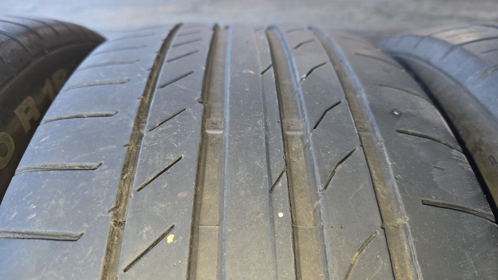 Opony letnie Continental 235/50/18