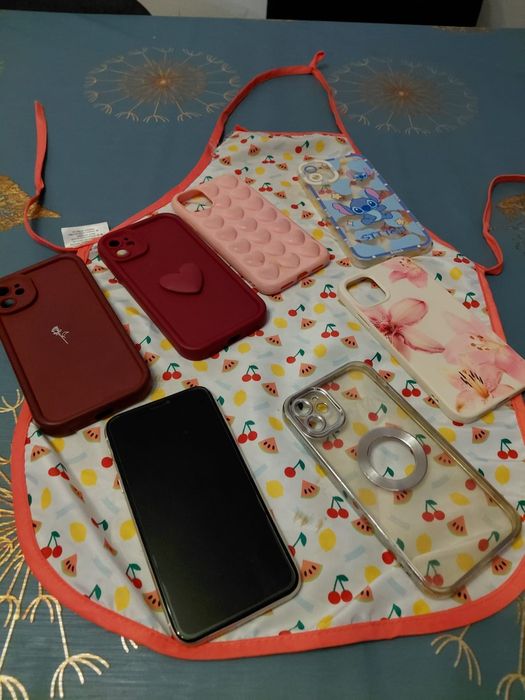 IPhone 11 com Cinco Capas