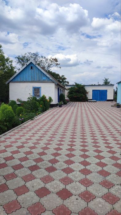 продається будинок