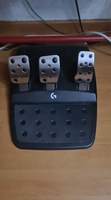 Volante Logitech G923 + Cambio manual *VERSÃO DE PS4/PS5 E PC*