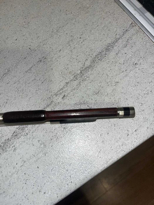 Smyczek wiolonczelowy pernambuco 83,7 g – srebrne okucia