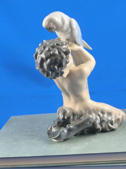 Faun z papugą Royal Copenhagen #porcelana #ozdoba #dekoracja