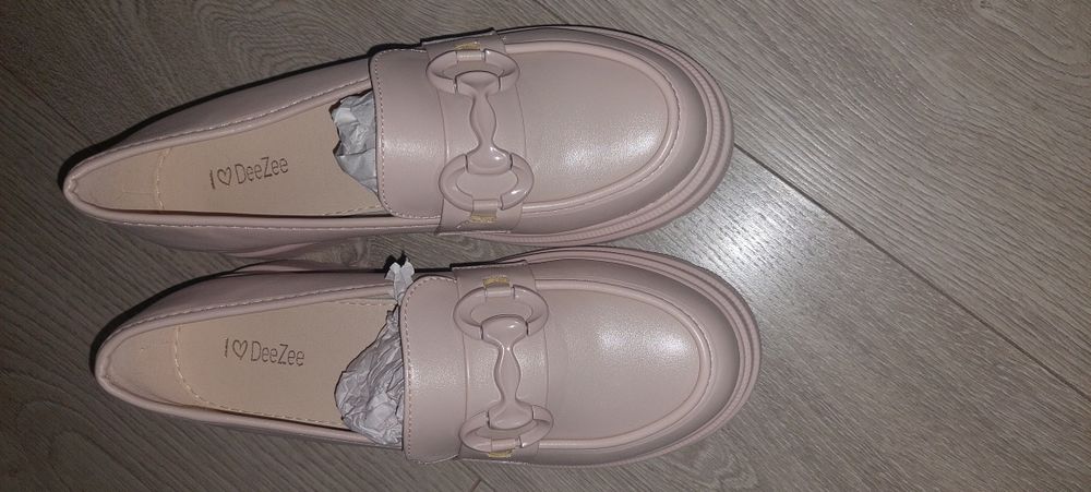Nowe mokasyny damskie DeeZee r.37