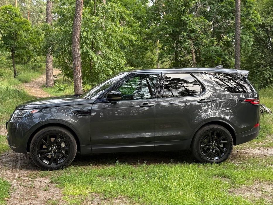 Land Rover Discovery 5