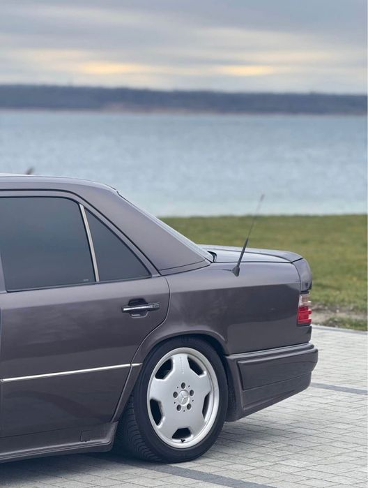 Mercedes E280  pakiet amg ( W124)