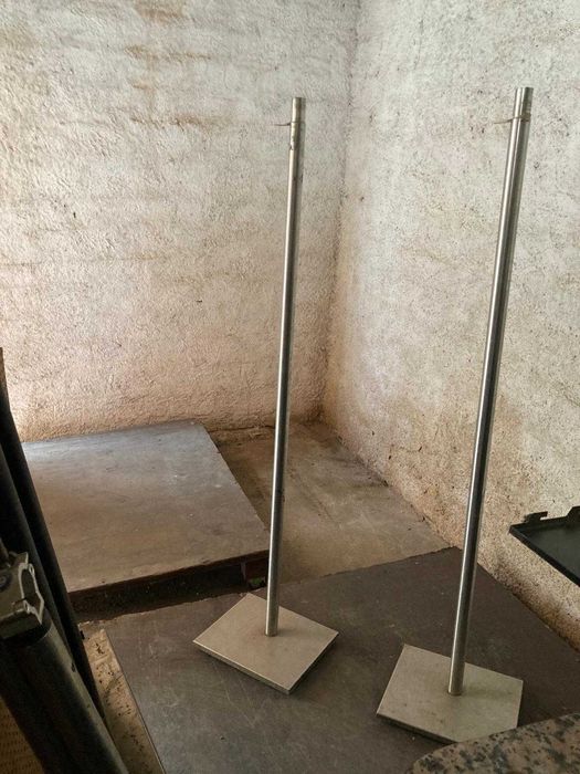 Par de Suportes para Colunas de Som em INOX – Fabrico Personalizado