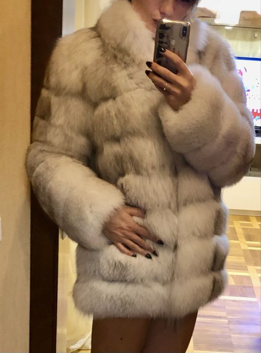 Продам шубу з натурального хутра песця