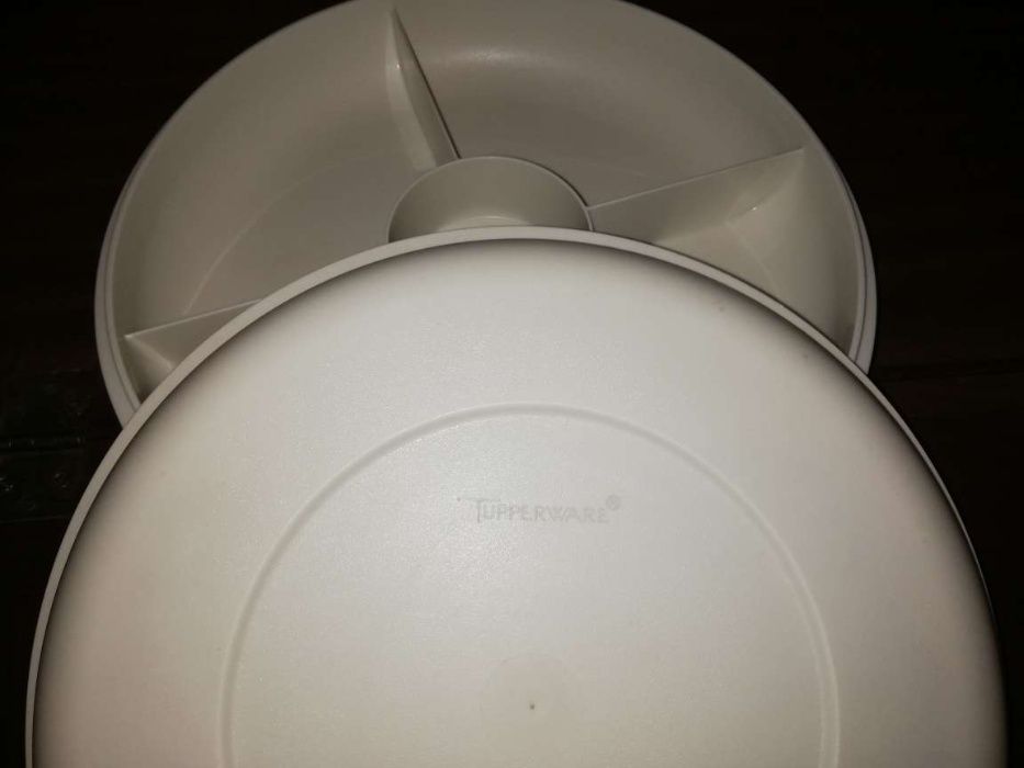 Tupperware Snack Container447035979995566082