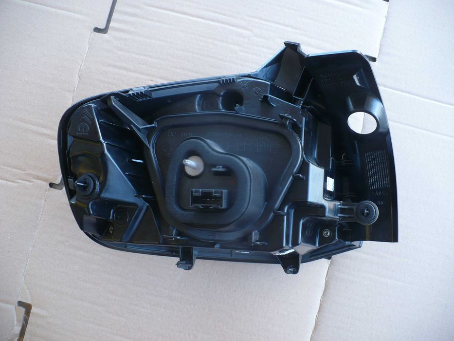 lampa tył prawa citroen c4 III lift 2024-
