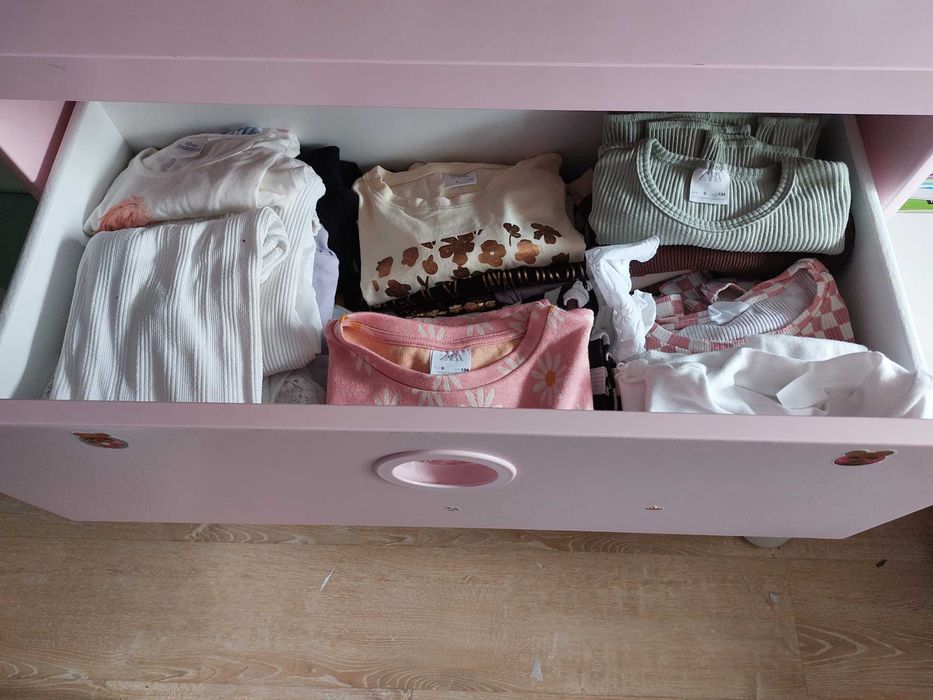 Comoda cor de rosa