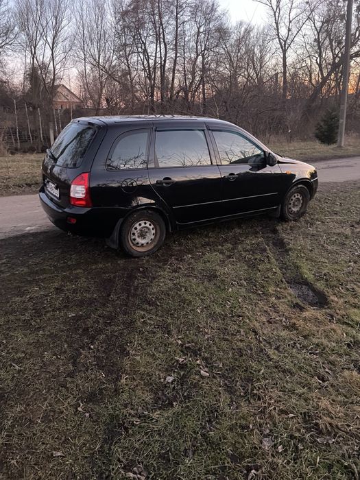 Продам машину Lada Kalina 2011 року