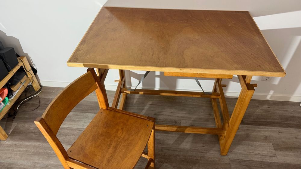 Estirador e cadeira em faia maciça a muito bom preço