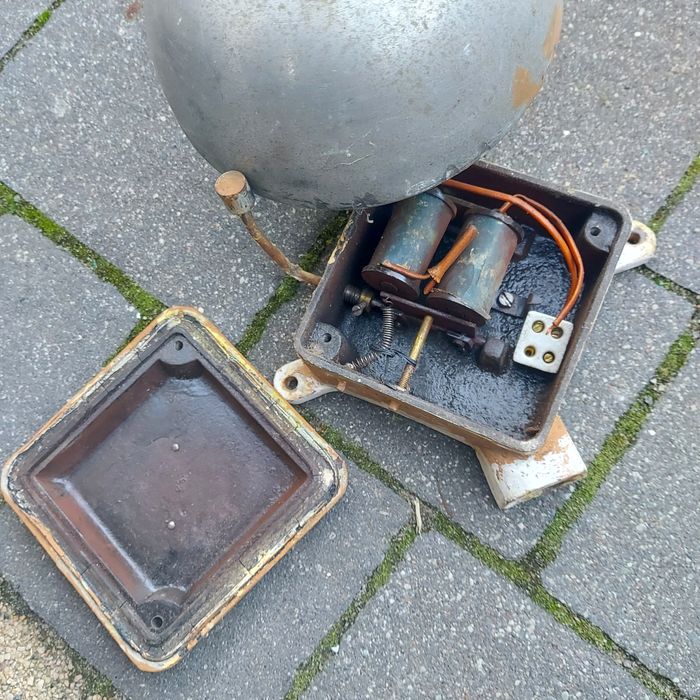 Dzwonek szkolny elektryczny PRL Częstochowa