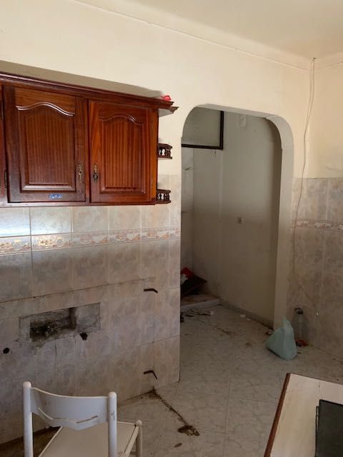 Moradia (Área B 356m2 e Terreno 852m2) a 200m da Estação CP de Pegões