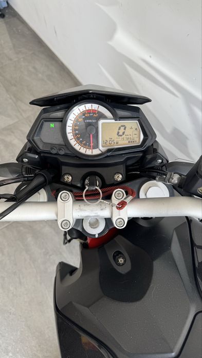 Moto Benelli BN251