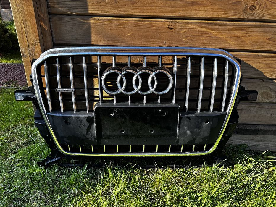 Решітка преднього бампера audi q5 (R8) 2012-17р