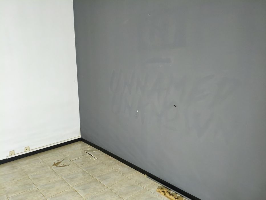 Aluguer de loja  armazém