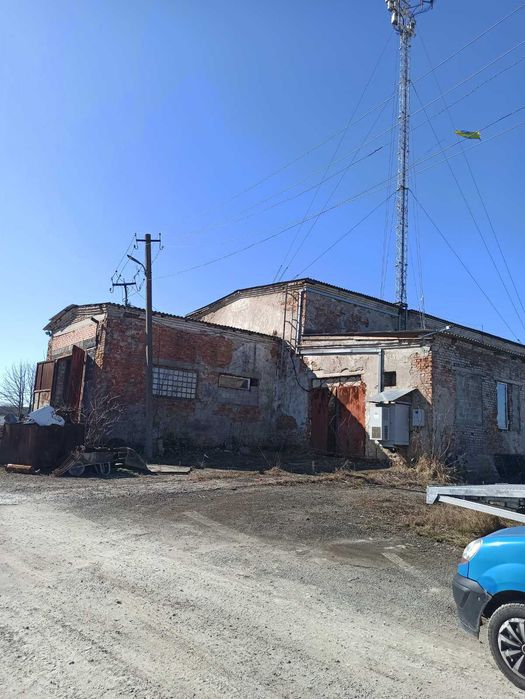 Продаж земельної ділянки з будівлями с.Загіря