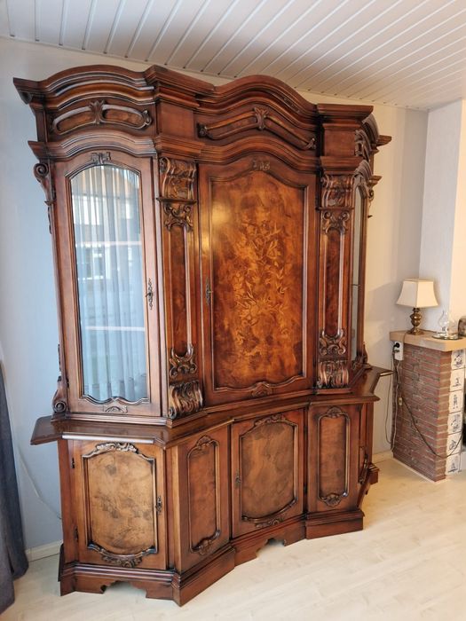 Duży barowy włoski kredens - witryna