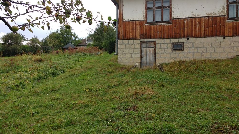 Особняк в Косові, півторачка з прибудовами