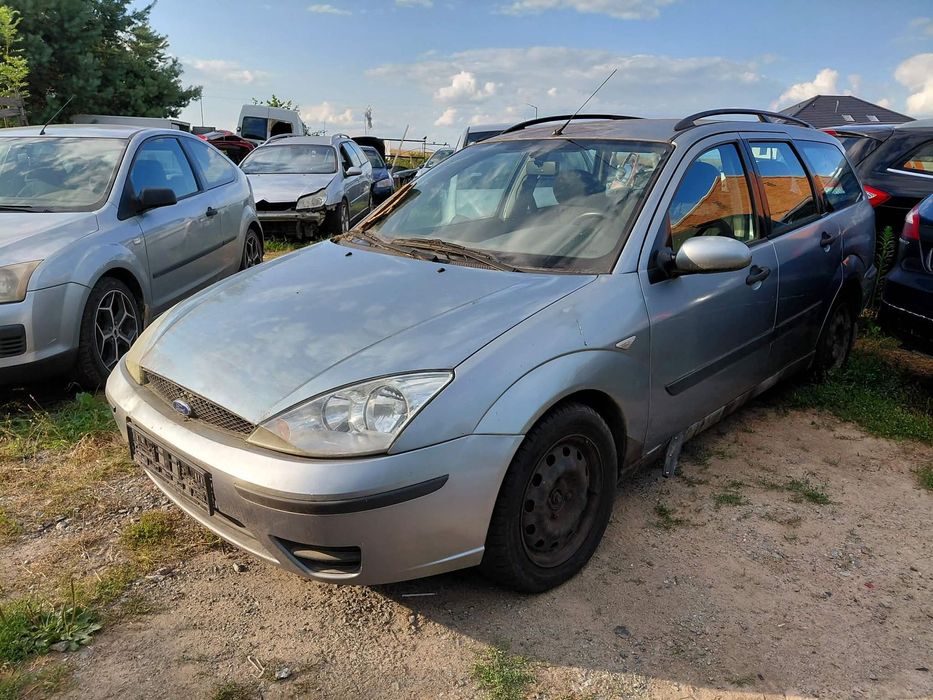 części Ford Focus Mk1 lift 1.8TDCI kombi 5-drzwi 2002r niebieski LAMPY PRZÓD prawa lewa