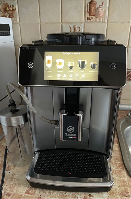 Кавомашина Philips Saeco SM6685/00 з сенсорним дисплеєм