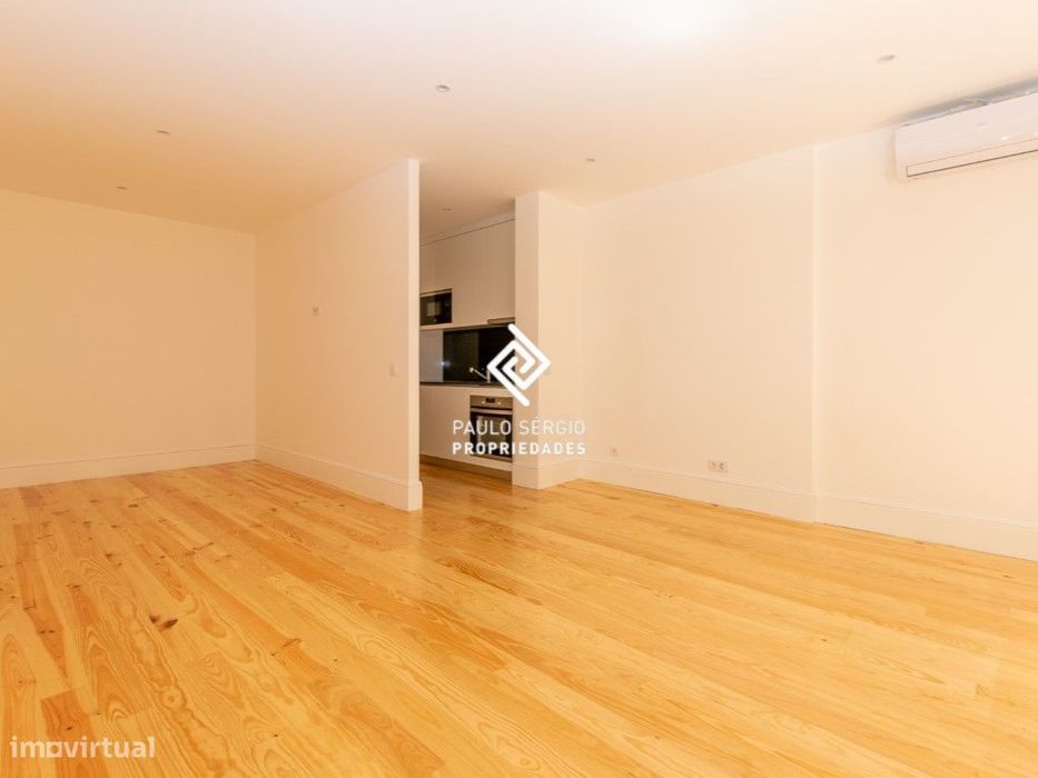 Apartamento T0 Porto - Junto ao Metro da Trindade