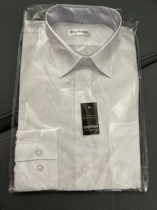 Vendo camisa de traje academico femenino.