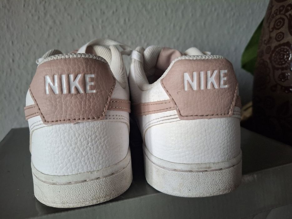 Nike  buty sportowe damskie 39