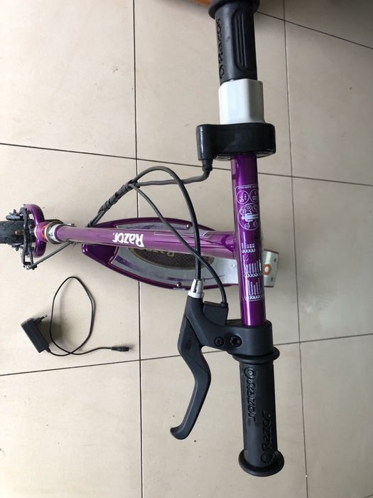 Hulajnoga elektryczna Razor 100s