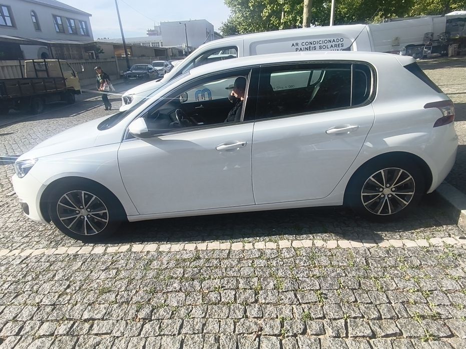 Peugeot 308 BLUEHD