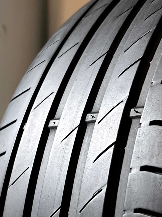 Pneus Kumho Ecsta PS71 - 245/35/20 - Como NOVOS
