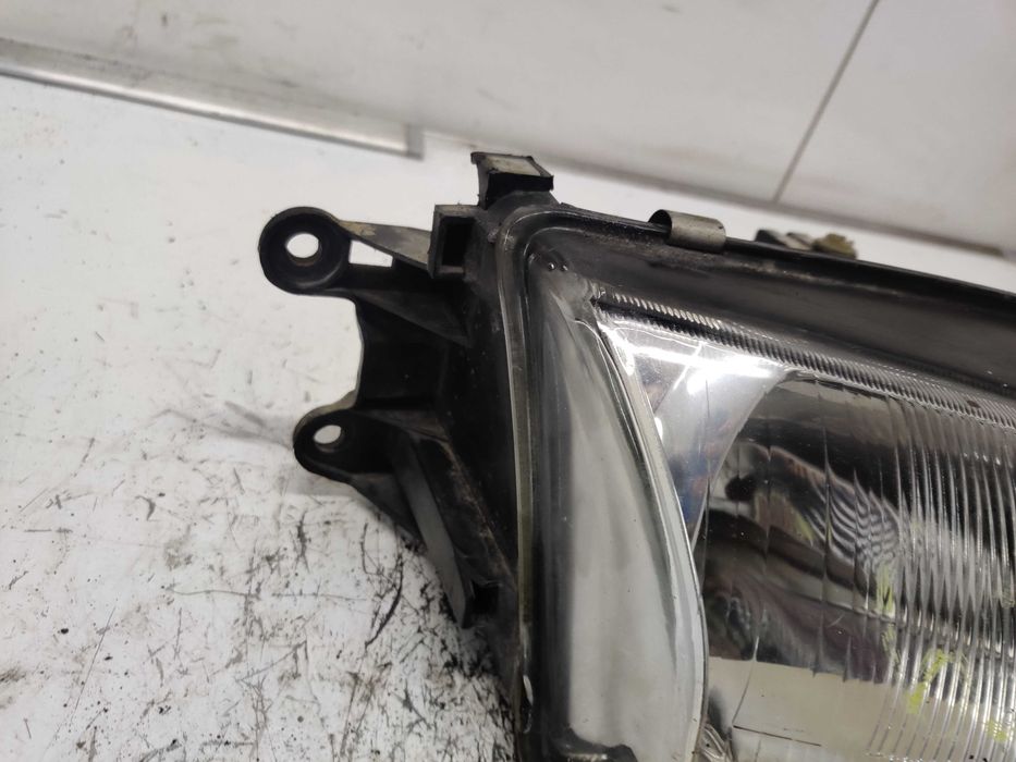 Mazda 626 Reflektor Lampa Prawa Przednia Prawa Przód