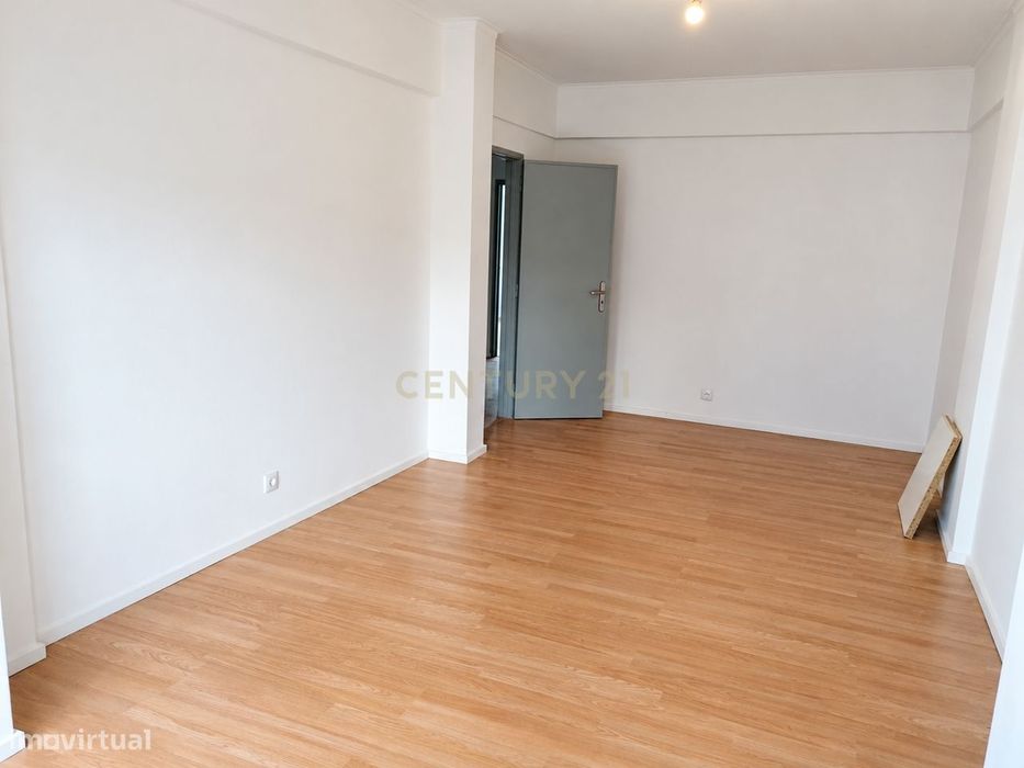 Apartamento T2 para Arrendamento em Odivelas | 80 m² | A 5 Minutos do
