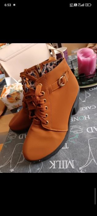 Brązowe bardzo ładnie botki