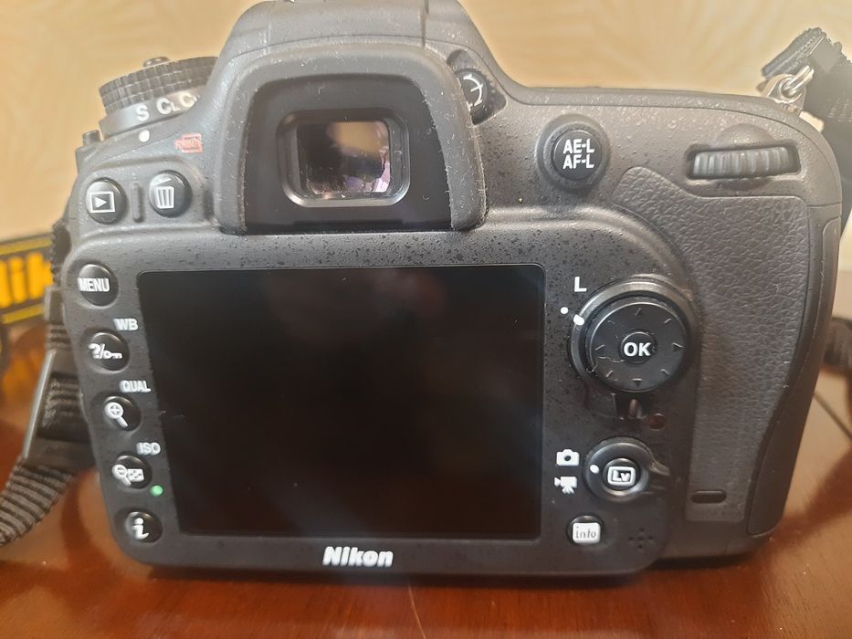 Фотоапарат Nikon D7100