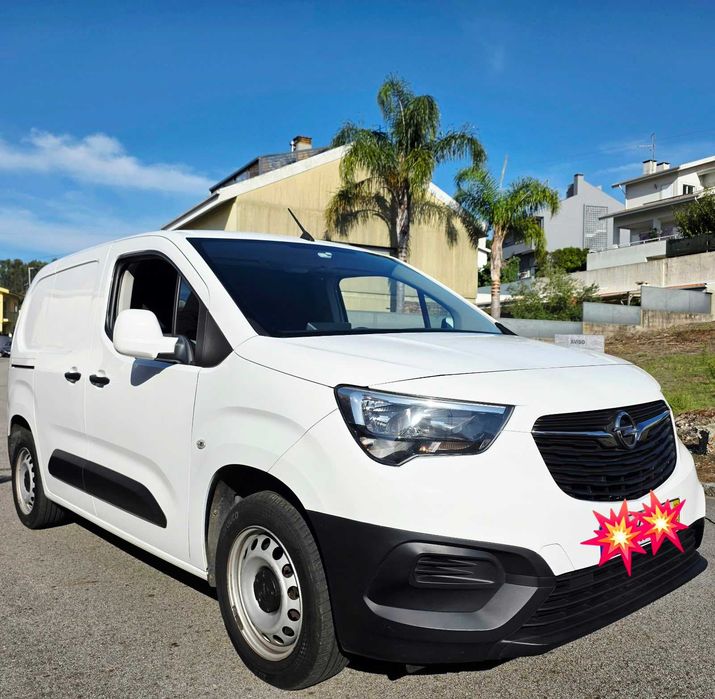 Opel Combo 2019 130cv - IVA Dedutível