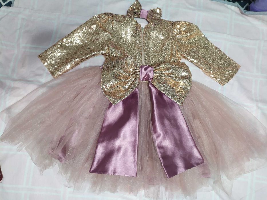 Одяг для дівчаток