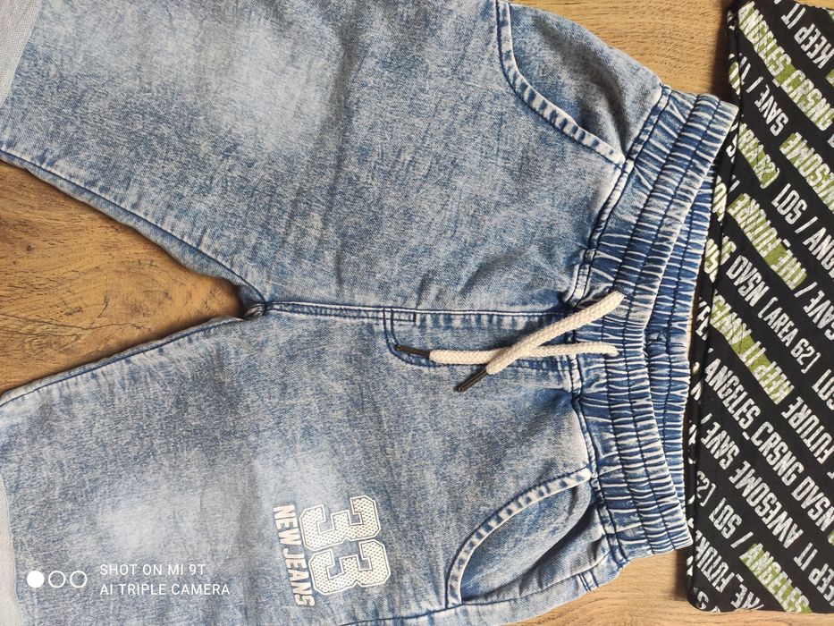 Komplet 134 t-shirt nowy, spodenki jeans + gratisy