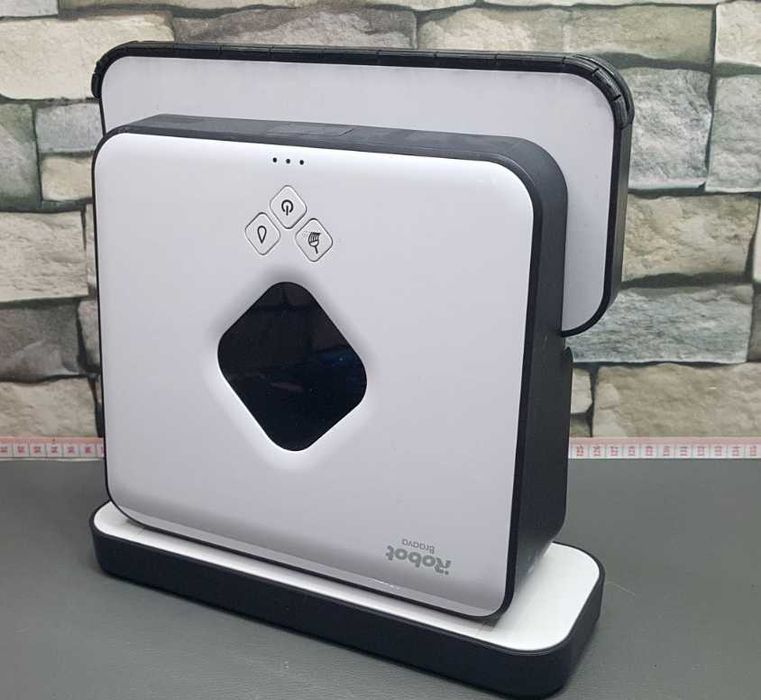 Робот прибиральник iRobot Braava 390T.полотер