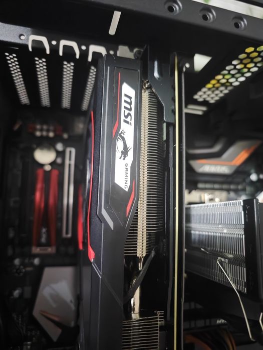 Prawie Nowy komputer stacjonarny Gaming , RX 5700, aorus , ryzen 5