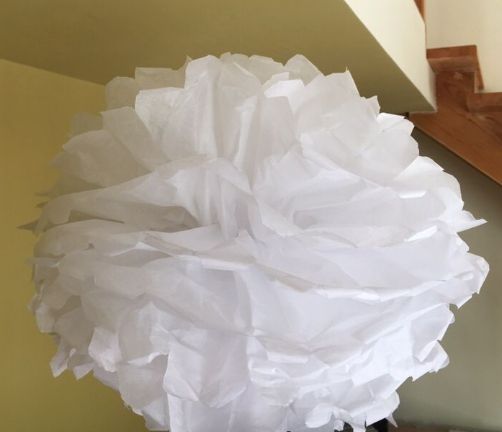 Помпоны из бумаги тишью