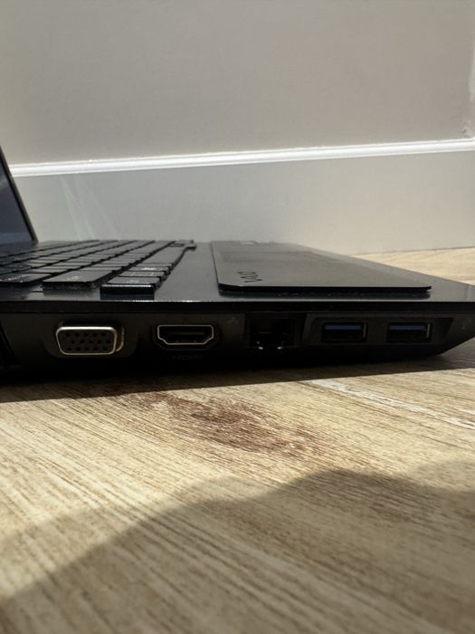 Laptop Sony Vaio PCG-81411M bardzo dobry stan SSD Win10 ładowarka