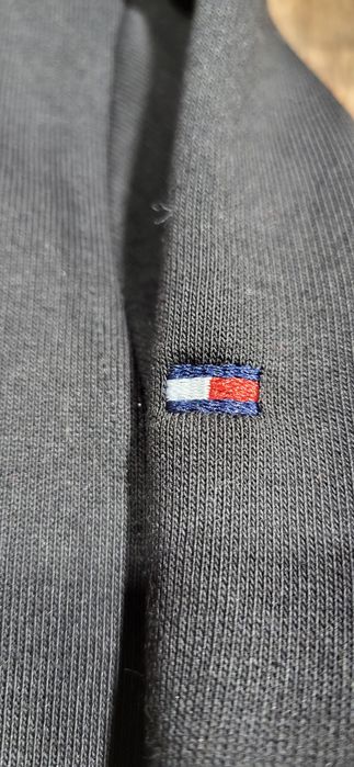 Czarna bluza męska zasuwana ocieplana kaptur bawełna logo Th L